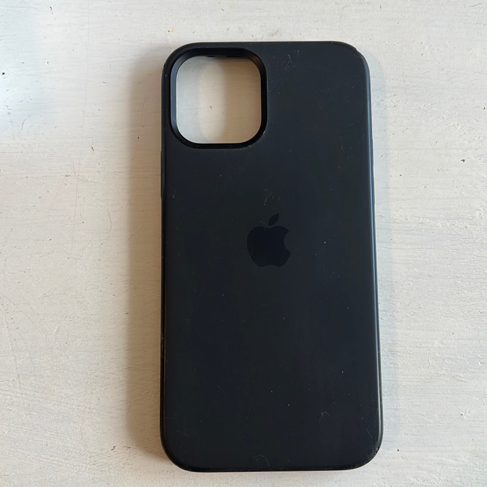 IPhone 12/12 pro Apple MagSafe Black Silicone Case